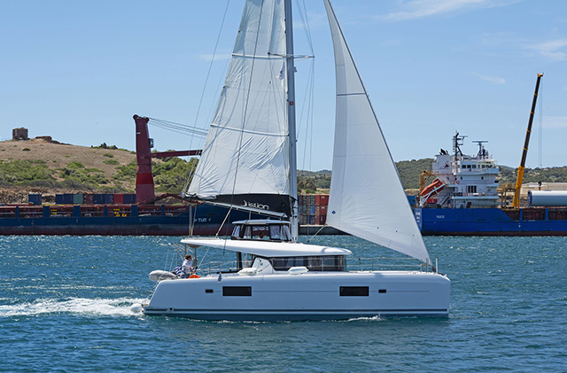 LAGOON 42 (BREEZE)